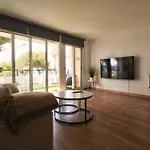 Seahomes Vacations - Seafront Mediterranean Ap & Pkg