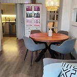 Seahomes Vacations - Seafront Mediterranean Ap & Pkg *