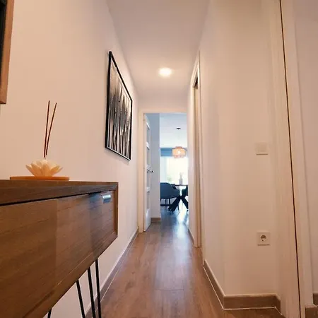 Seahomes Vacations - Seafront Mediterranean Ap & Pkg アパート *