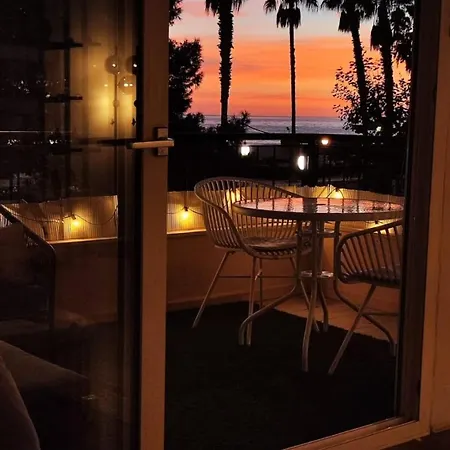 Seahomes Vacations - Seafront Mediterranean Ap & Pkg Apartment Blanes