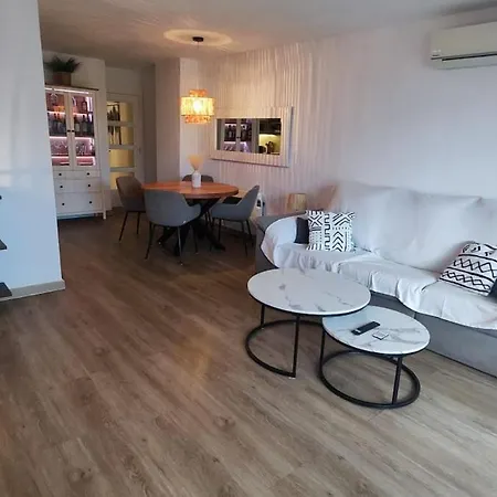 Seahomes Vacations - Seafront Mediterranean Ap & Pkg Apartment