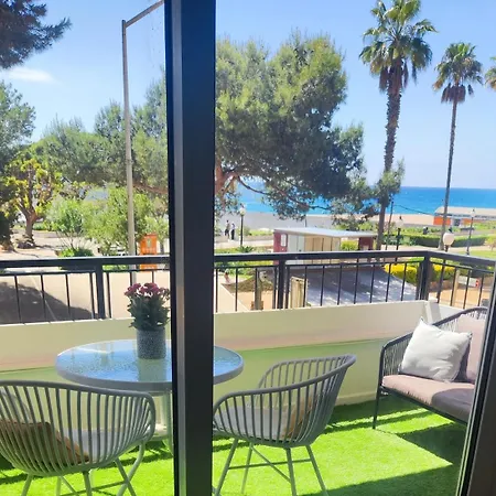 Seahomes Vacations - Seafront Mediterranean Ap & Pkg