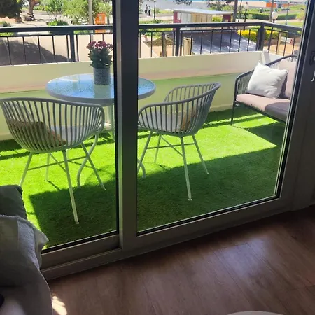 Seahomes Vacations - Seafront Mediterranean Ap & Pkg Apartment *