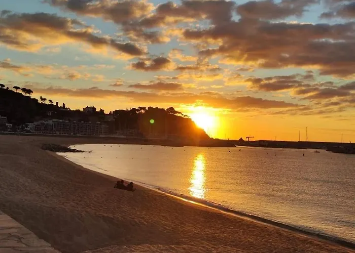 Seahomes Vacations - Seafront Mediterranean Ap & Pkg Blanes