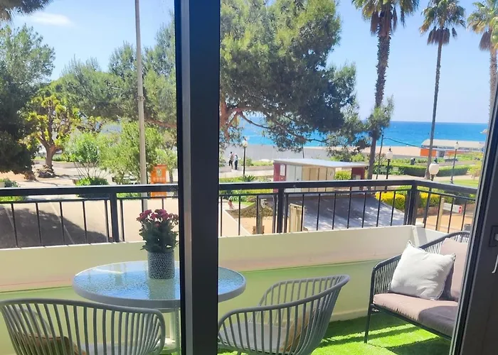 Seahomes Vacations - Seafront Mediterranean Ap & Pkg